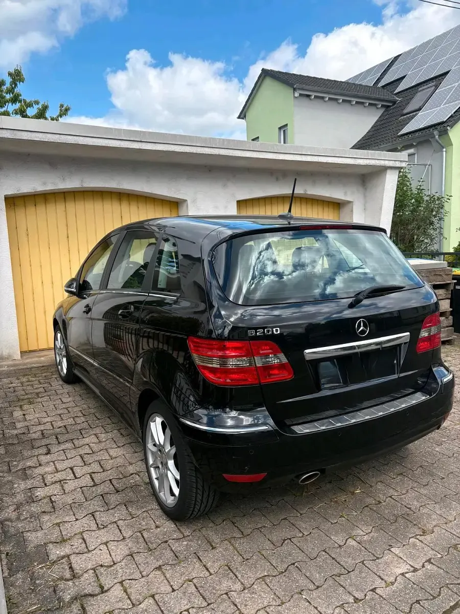 Gebraucht Mercedes B200 136 PS (100 kW) 2009 Schwarz Van / Kleinbus