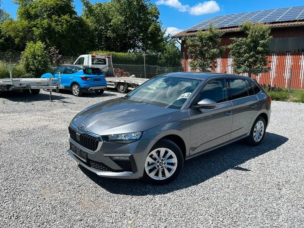 Gebraucht Skoda Scala Selection 116 PS (85 kW) 2025 Grau Kleinwagen