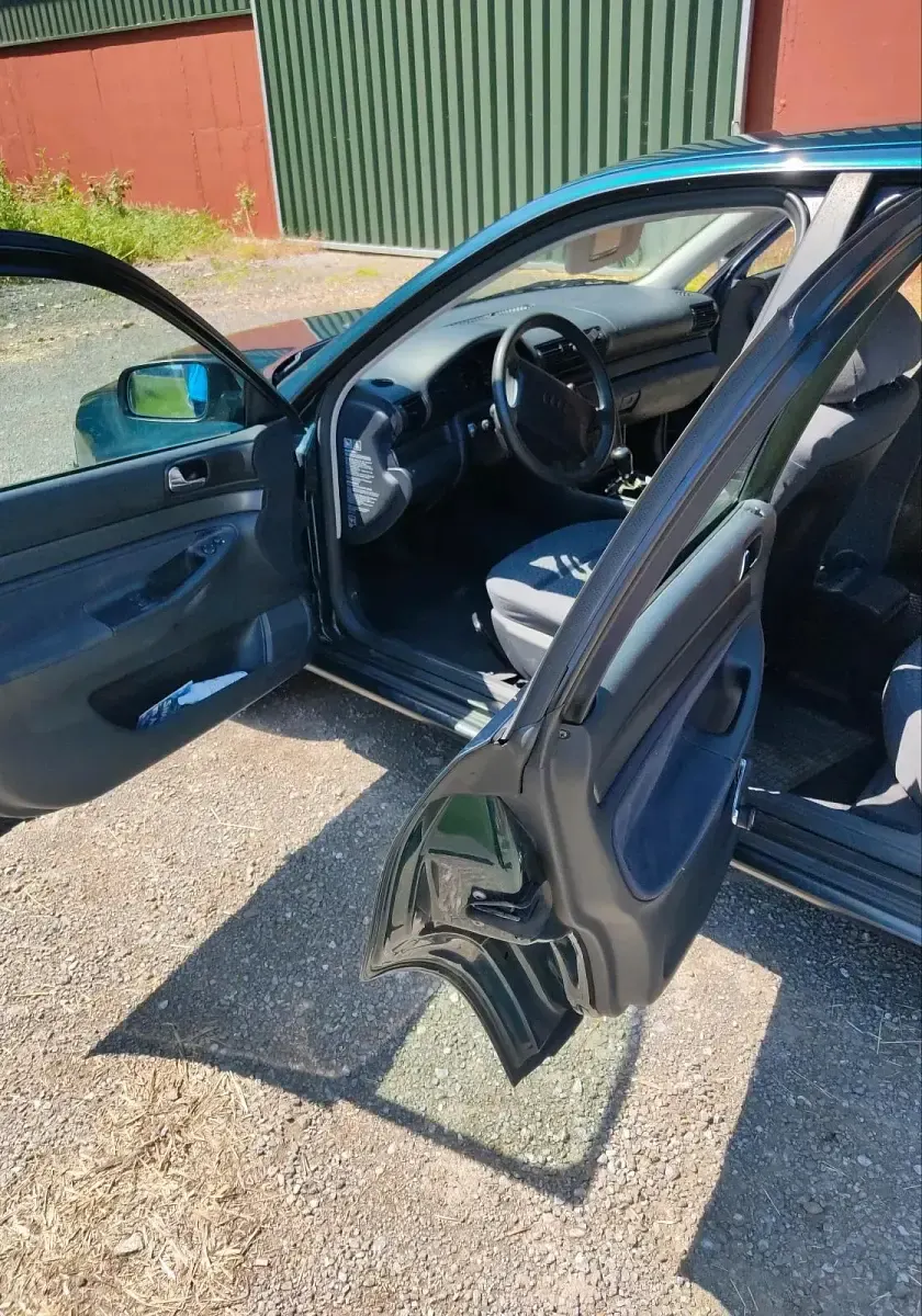 Gebraucht Audi A4 125 PS (91 kW) 1996 Grün Limousine