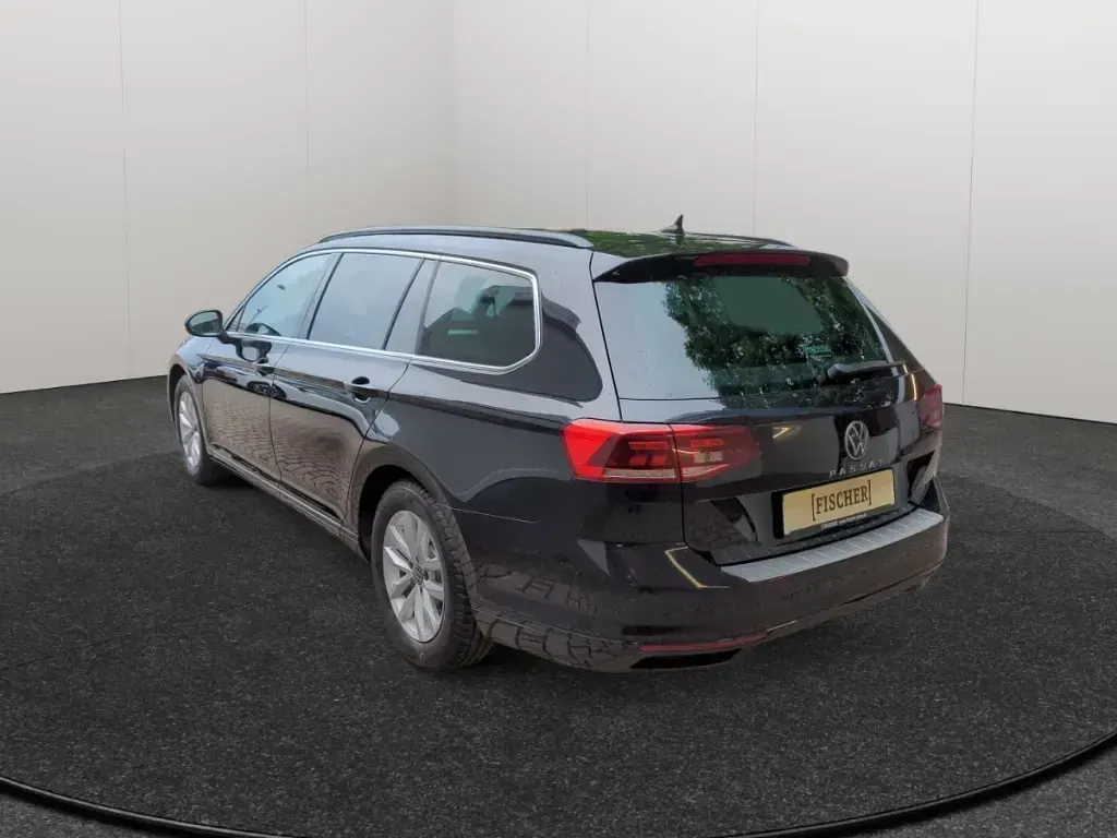Gebraucht VW Passat Business 150 PS (110 kW) 2023 Schwarz Kombi