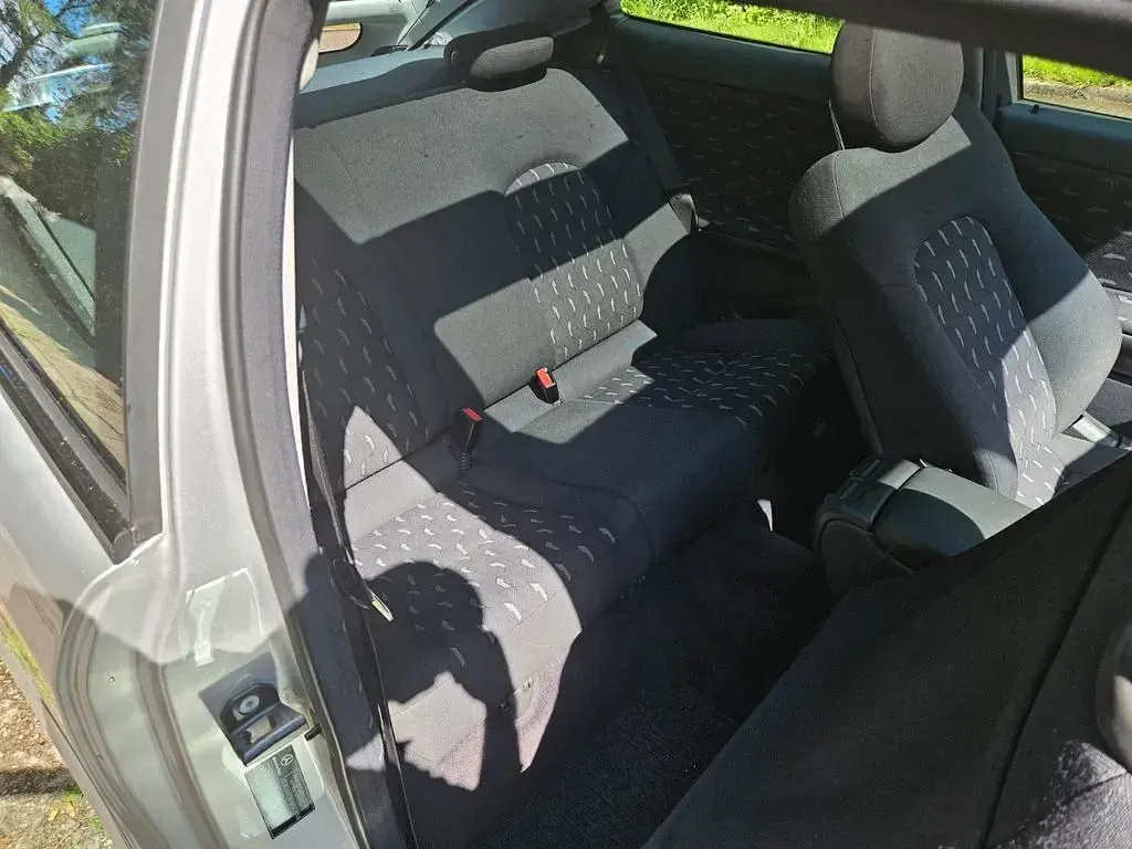 Gebraucht Mercedes C180 129 PS (94 kW) 2002 Silber Coupé