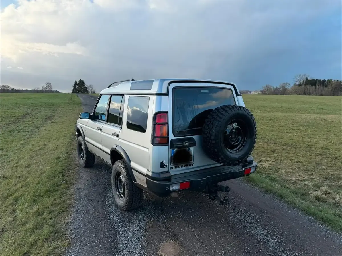 Gebraucht Land Rover Discovery 2 139 PS (102 kW) 2003 Silber SUV