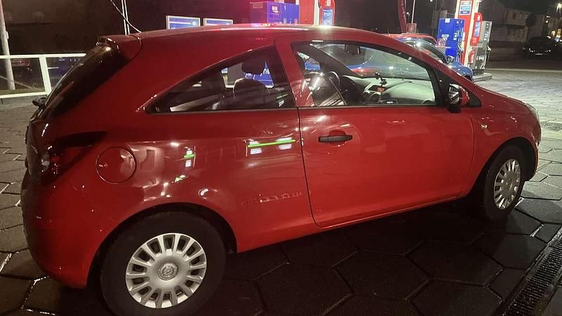 Second-hand Opel Corsa Selection 69 CP (50 kW) 2013 Roșu Hatchback