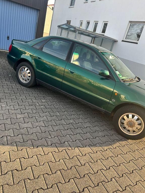 Usata Audi A4 101 CV (74 kW) 1996 Verde Berlina