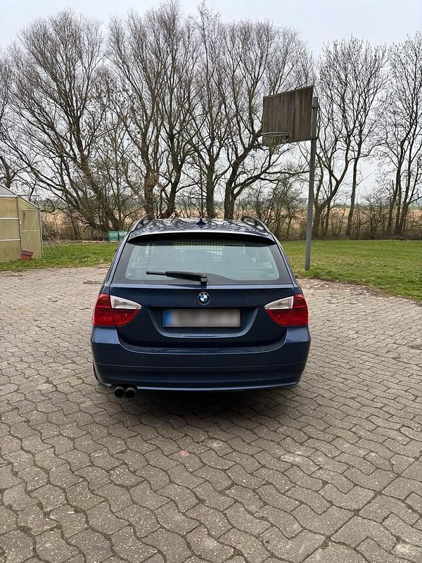 Gebraucht BMW 325 218 PS (160 kW) 2005 Blau Kombi