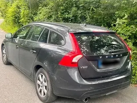 Gebraucht Volvo V60 Business Edition 150 PS (110 kW) 2013 Grau Kombi