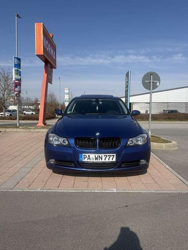 Second-hand BMW 318 143 CP (105 kW) 2008 Berlinǎ