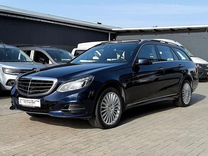 Gebraucht Mercedes E350 258 PS (189 kW) 2015 Blau Limousine
