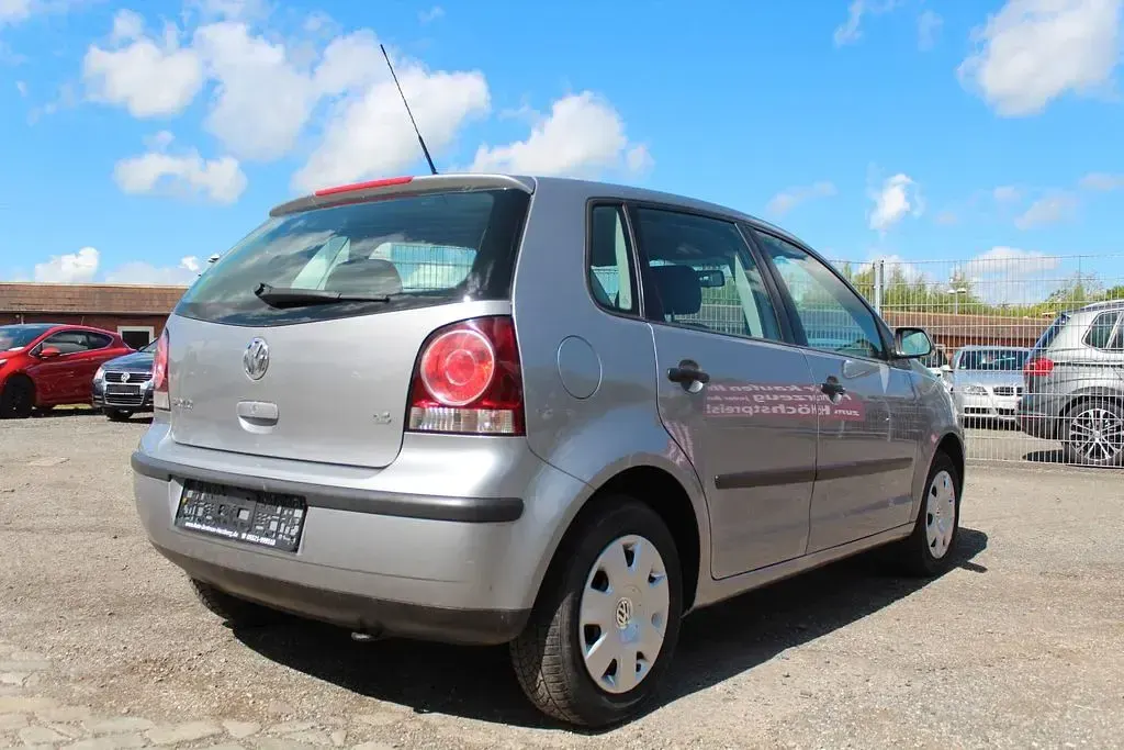 Gebraucht VW Polo Trendline 80 PS (58 kW) 2006 Silber Kleinwagen