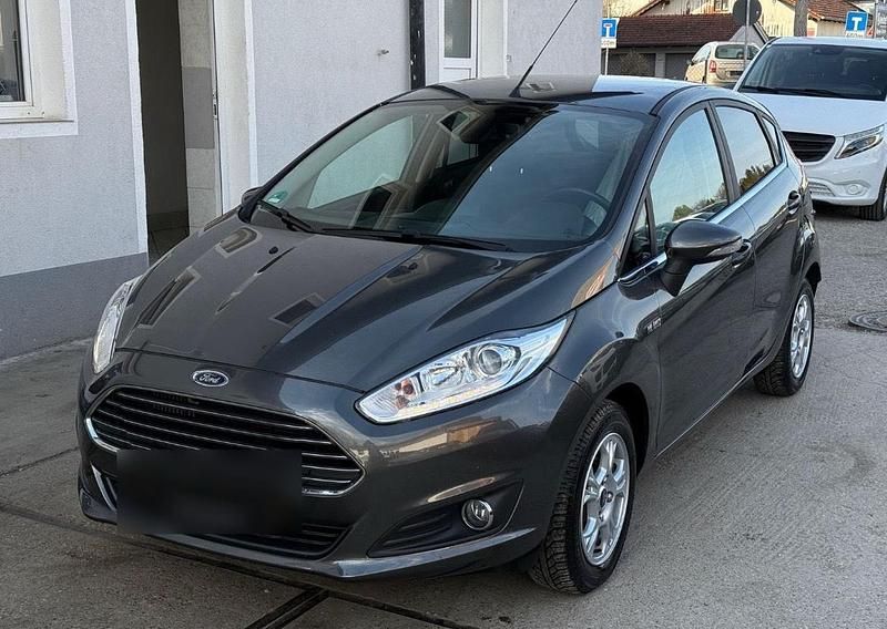 Grau Gebraucht 2016 Ford Fiesta Kleinwagen | 6.200 € (Fairer Preis) - Bild 1/4