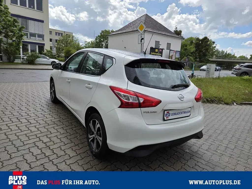 Gebraucht Nissan Pulsar Acenta 116 PS (85 kW) 2014 Weiß Kleinwagen
