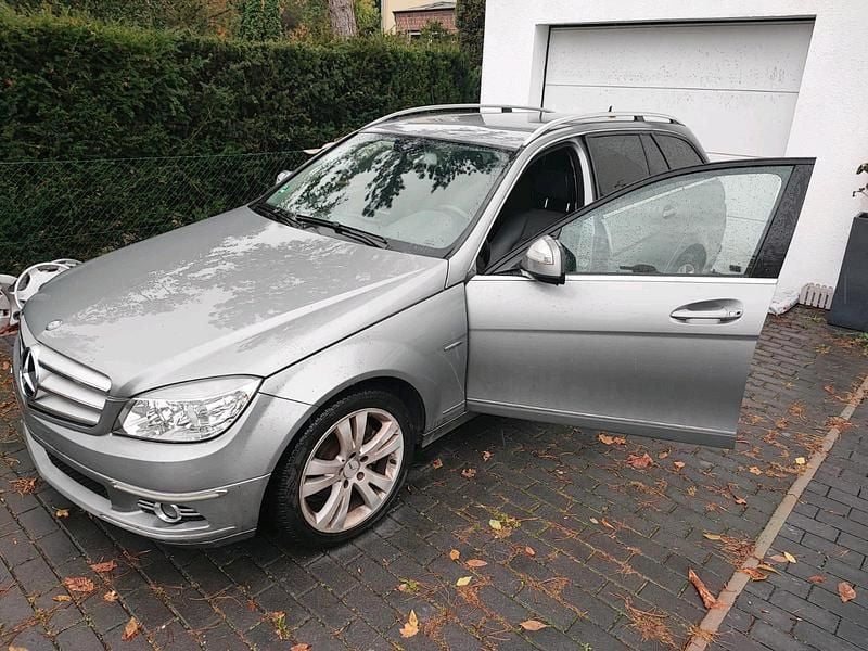Grau Gebraucht 2008 Mercedes C200 Avantgarde Kombi | 2.900 € (Guter Preis) - Bild 1/4