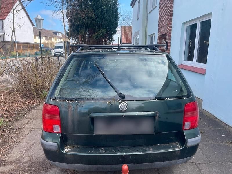 Gebraucht VW Passat 125 PS (91 kW) 1998 Grün Kombi