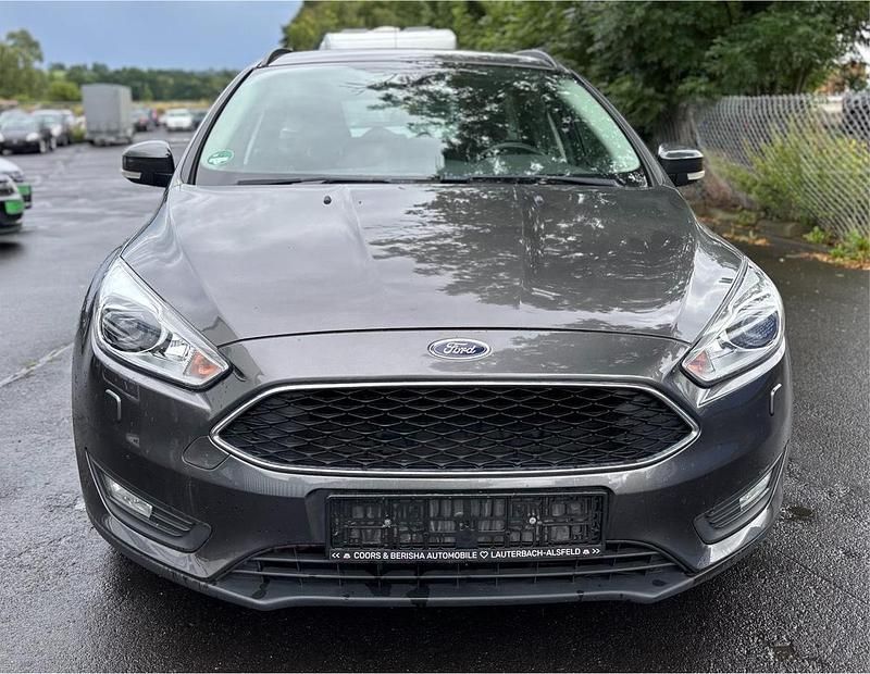 Schwarz Gebraucht 2016 Ford Focus Kombi | 6.900 € (Fairer Preis) - Bild 1/4
