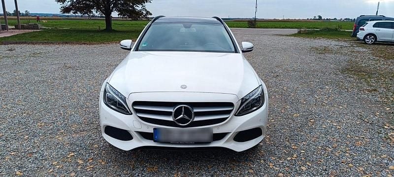 Weiß Gebraucht 2016 Mercedes C200 Kombi | 13.500 € (Fairer Preis) - Bild 1/4