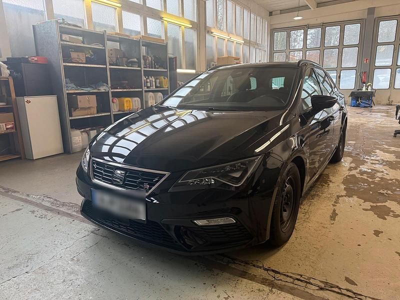 Schwarz Gebraucht 2020 Seat Leon ST Kombi | 20.500 € (Etwas zu teuer) - Bild 1/4