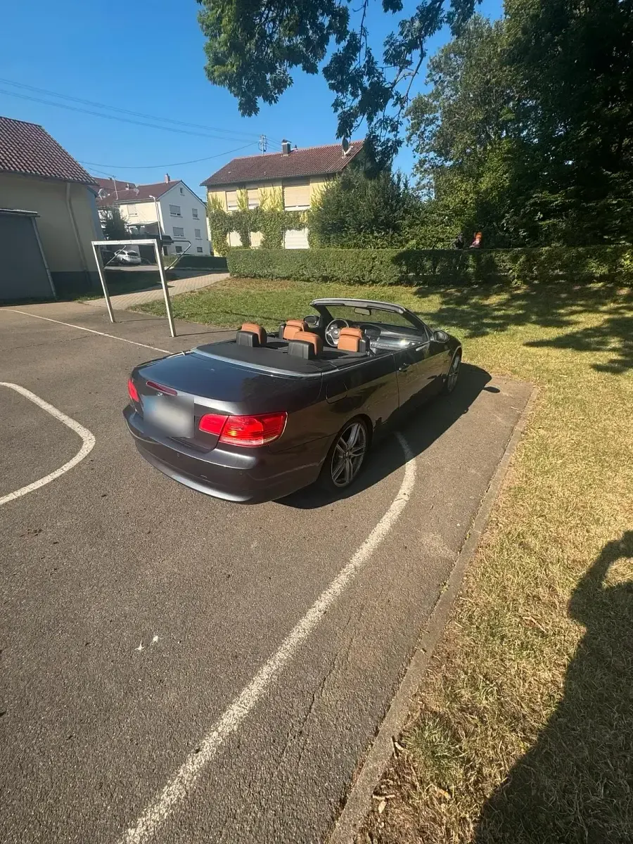 Gebraucht BMW 330 250 PS (183 kW) 2008 Grau Cabrio