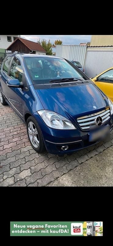 Gebraucht Mercedes A180 109 PS (80 kW) 2011 Blau Kleinwagen