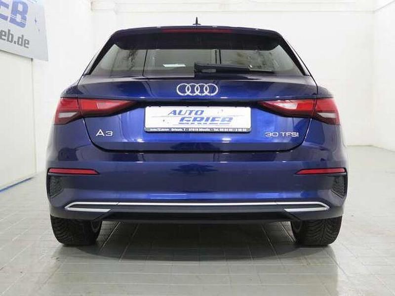 Gebraucht Audi A3 Advanced 110 PS (80 kW) 2021 Navarrablau metallic Limousine