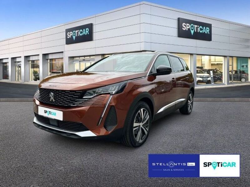 Braunlackierung (metallic) Gebraucht 2023 Peugeot 5008 Allure Van / Kleinbus | 27.885 € (Fairer Preis) - Bild 1/4