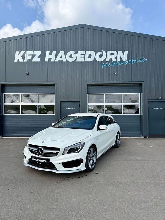 Weiß Gebraucht 2015 Mercedes CLA45 AMG Shooting Brake AMG Kombi | 23.490 € (Fairer Preis) - Bild 1/4