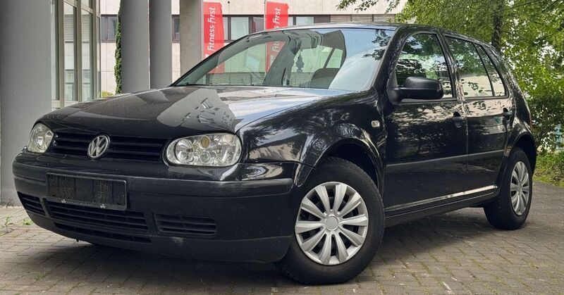 Schwarz Gebraucht 2003 VW Golf IV Limousine | 799 € (Fairer Preis) - Bild 1/4