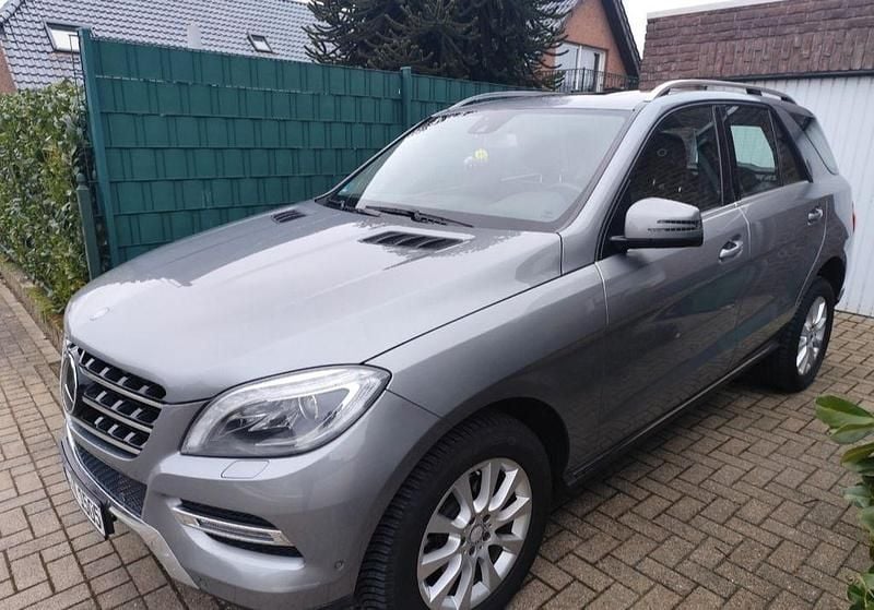 Gebraucht Mercedes ML350 258 PS (189 kW) 2014 Grau SUV