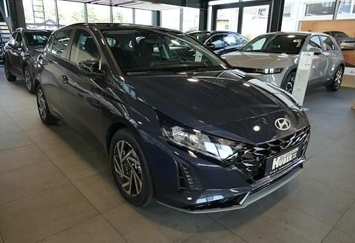 Gebraucht Hyundai i20 Trend 101 PS (74 kW) 2024 Grau metallic Limousine