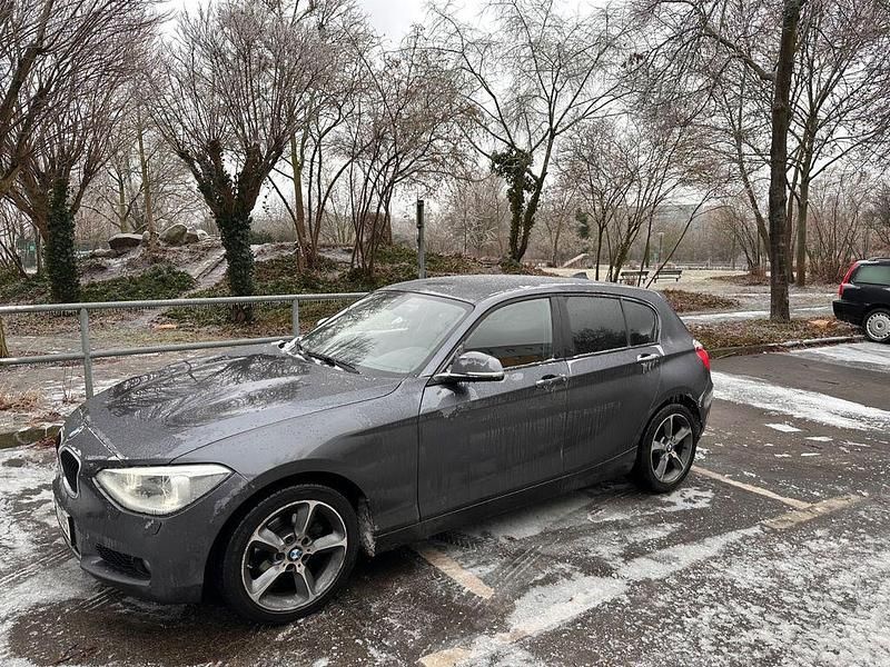 Gebraucht BMW 118 Sport Line 143 PS (105 kW) 2014 Grau Kleinwagen