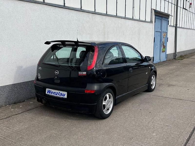 Gebraucht Opel Corsa Sport 75 PS (55 kW) 2000 Schwarz Kleinwagen