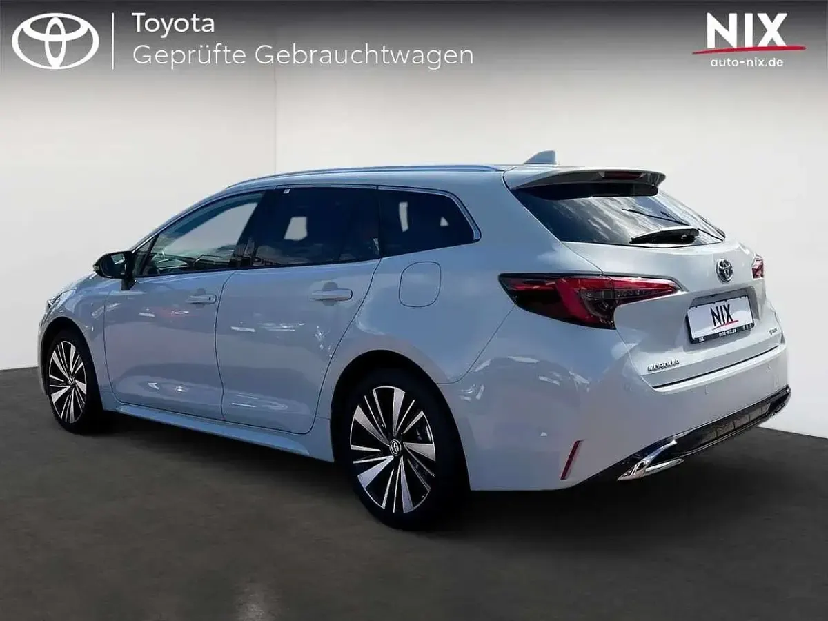 Gebraucht Toyota Corolla 140 PS (102 kW) 2025 Grau Kombi