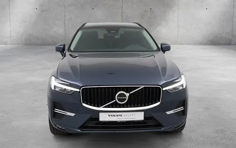 Gebraucht Volvo XC60 Core 197 PS (144 kW) 2023 Denim blue SUV