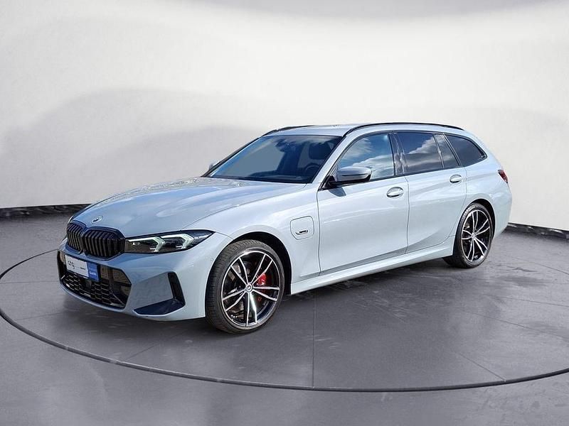 Gebraucht BMW 320e M Sport 163 PS (119 kW) 2022 Grau Kombi