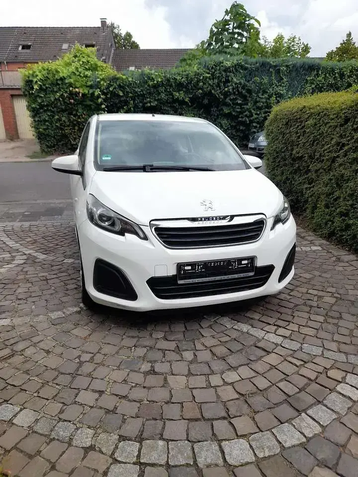 Gebraucht Peugeot 108 69 PS (50 kW) 2017 Weiß Kleinwagen