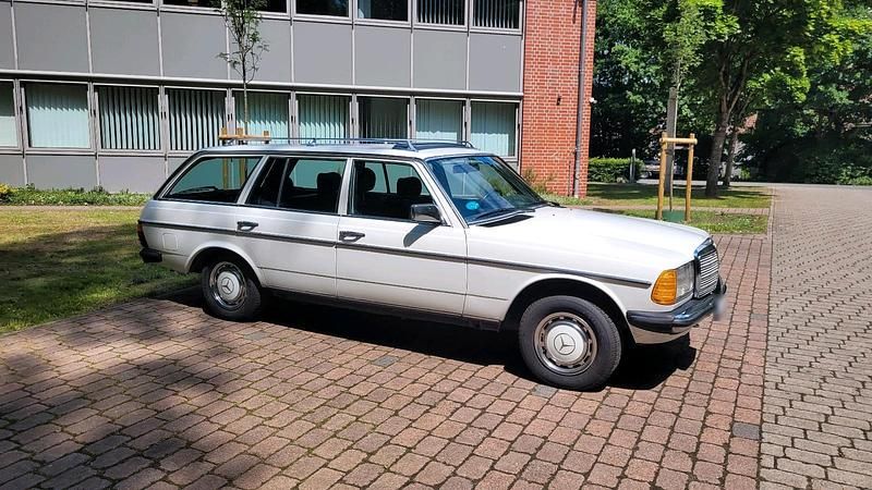 Gebraucht Mercedes 200 109 PS (80 kW) 1983 Weiß Kombi