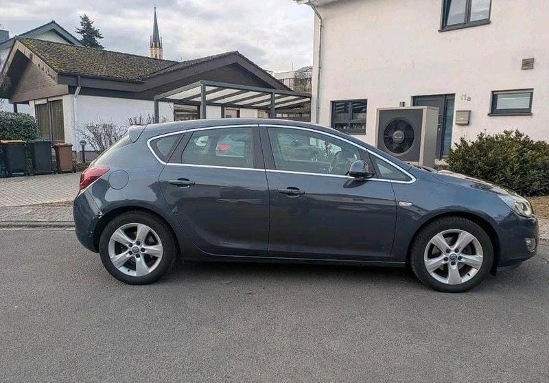 Gebraucht Opel Astra Edition 179 PS (131 kW) 2010 Blau Limousine