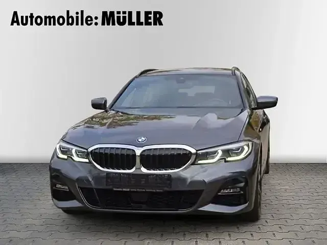 Gebraucht BMW 318 M Sport 150 PS (110 kW) 2021 Mineralgrau metallic Kombi