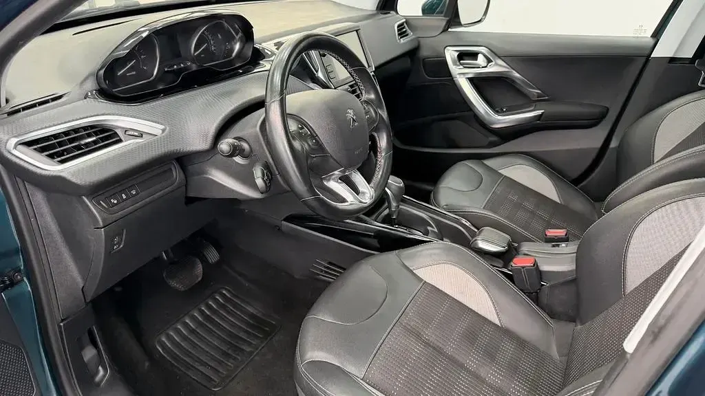 Gebraucht Peugeot 2008 Allure 110 PS (80 kW) 2017 Grün SUV