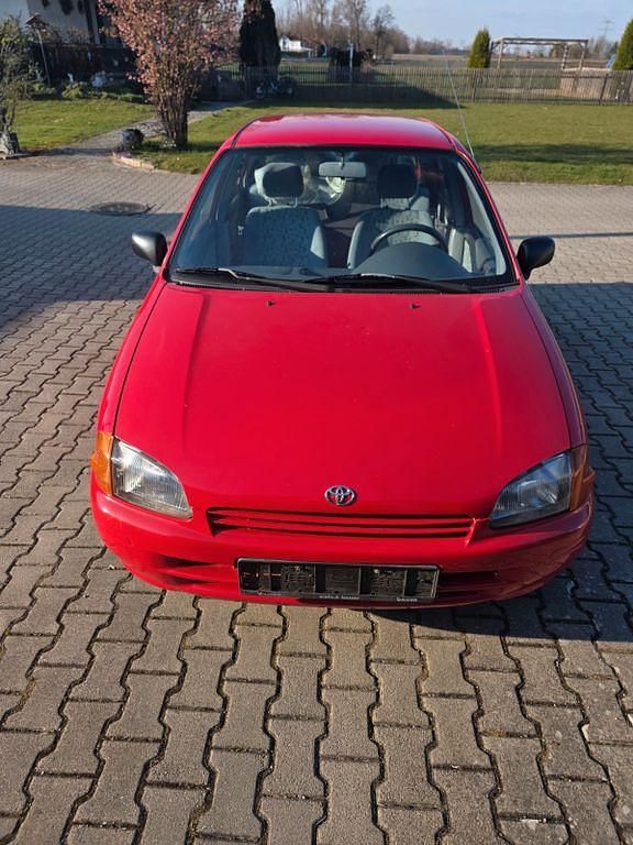 Gebraucht Toyota Starlet 75 PS (55 kW) 1996 Rot Kleinwagen