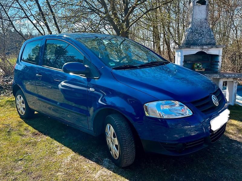 Gebraucht VW Fox 54 PS (39 kW) 2006 Blau Kleinwagen