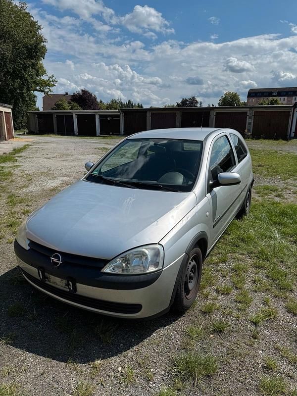 Silber Gebraucht 2001 Opel Corsa Kleinwagen | 1.000 € (Guter Preis) - Bild 1/4
