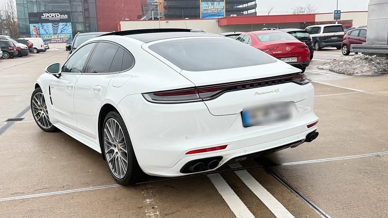 Gebraucht Porsche Panamera 560 PS (411 kW) 2021 Weiß Limousine