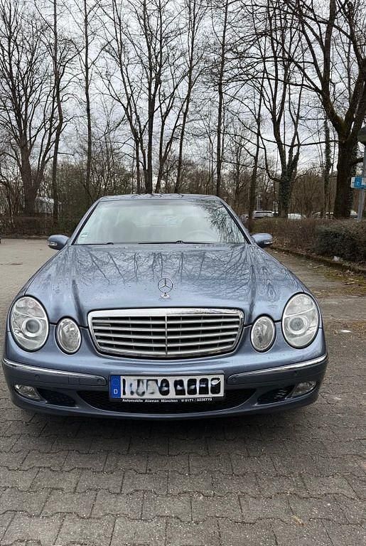 Gebraucht Mercedes E320 224 PS (164 kW) 2003 Blau Limousine