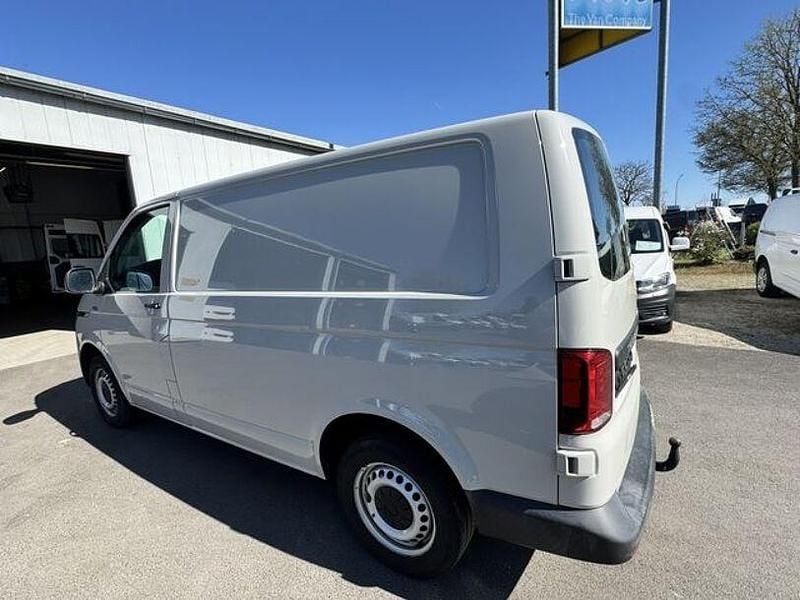 Gebraucht VW Transporter 90 PS (66 kW) 2020 Grau Van