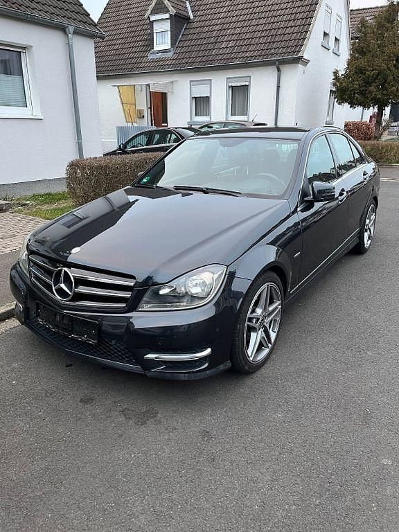 Schwarz Gebraucht 2011 Mercedes C180 Avantgarde Limousine | 8.500 € (Fairer Preis) - Bild 1/4