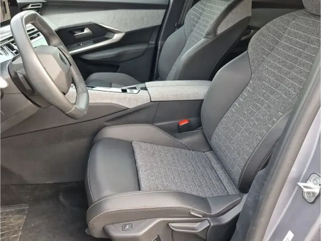Gebraucht Peugeot 3008 Allure 145 PS (106 kW) 2025 Artense silber metallic (metallic) SUV