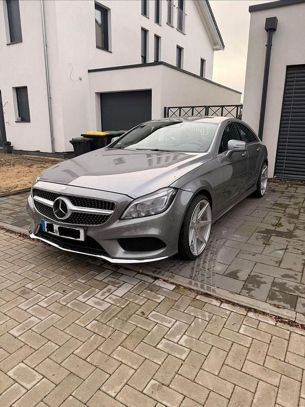 Grau Gebraucht 2015 Mercedes CLS500 Coupé | 33.399 € (Fairer Preis) - Bild 1/4