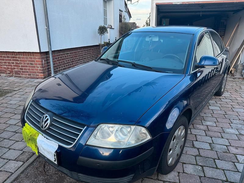 Blau Gebraucht 2005 VW Passat Limousine | 1.000 € (Superpreis) - Bild 1/4