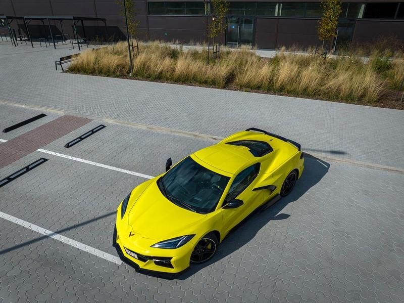 Gelb Gebraucht 2021 Chevrolet Corvette Stingray | 85.600 € - Bild 1/4