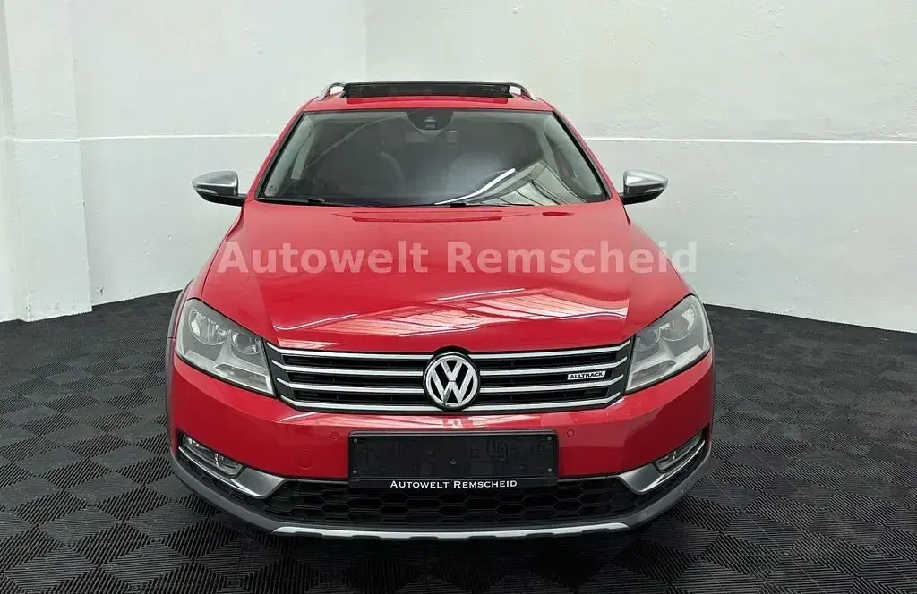 Gebraucht VW Passat Alltrack Basis 177 PS (130 kW) 2014 Rot Kombi